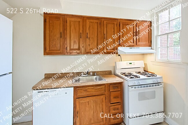 Building Photo - 522 S 26th Rd