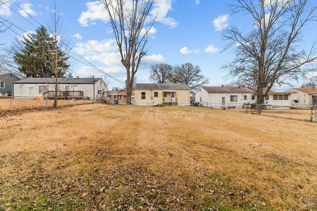 Building Photo - 9220 Leamont Dr