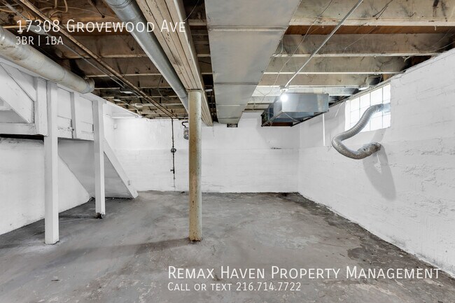 Building Photo - 17308 Grovewood Ave