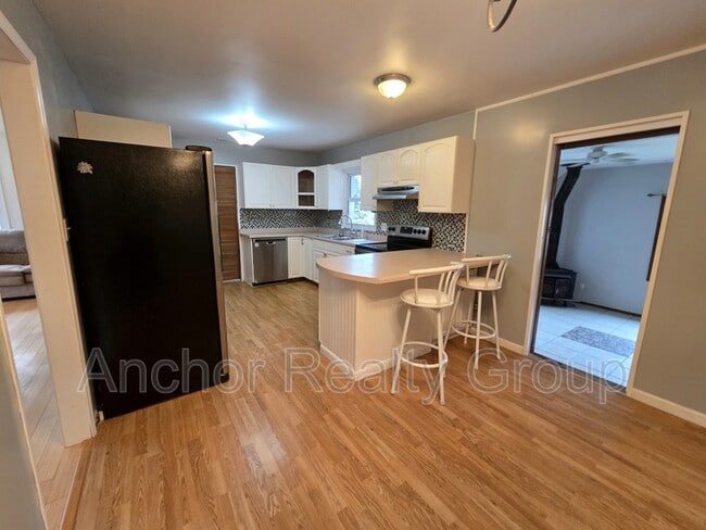 Building Photo - 14 Al St