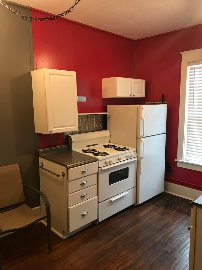 Primary Photo - 300 N 9th St