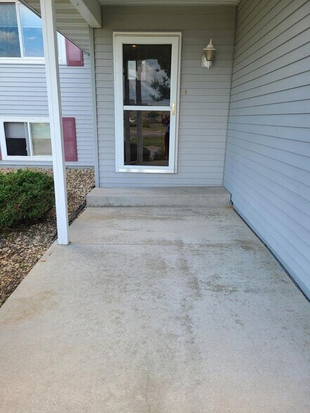 Building Photo - 1852 Evergreen Dr NW
