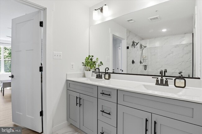Building Photo - 15717 Tierra Dr