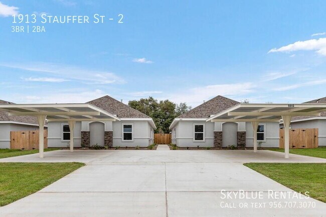 Building Photo - 1913 Stauffers St