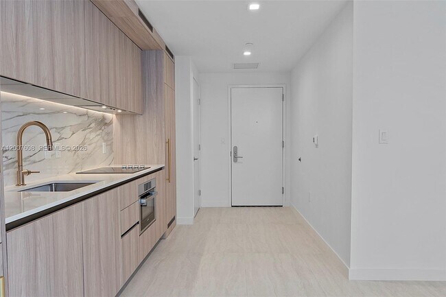 Building Photo - 77 SE 5th St