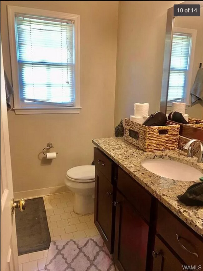 Building Photo - 1414 Caplewood Dr