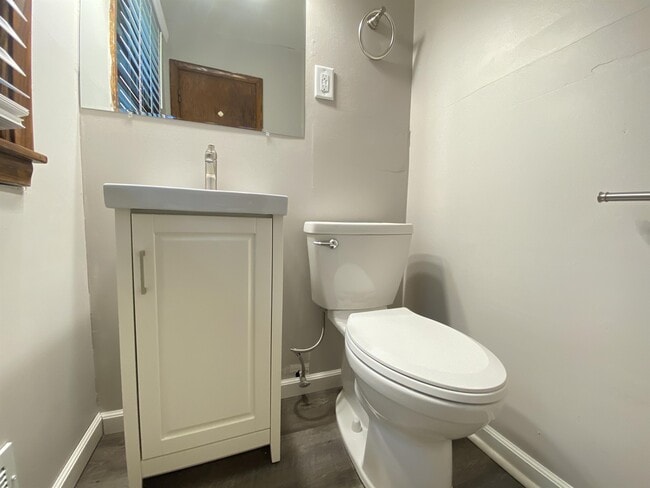 Building Photo - 3620 3rd Pl NW