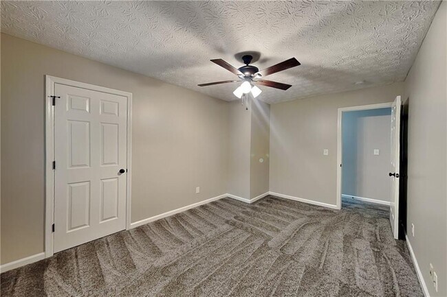 Building Photo - 1463 Shadowrock Heights