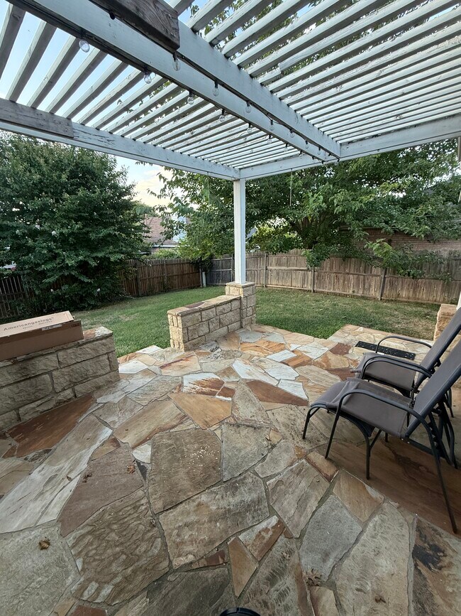 Building Photo - 960 Jockey Club Ln