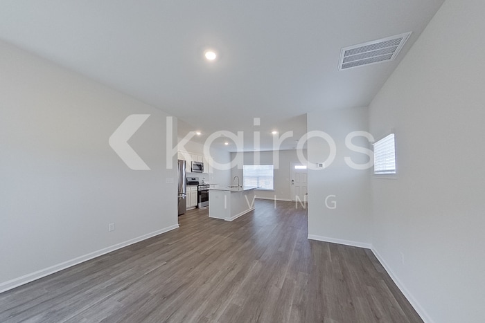 Building Photo - 2119 Banyon Cir