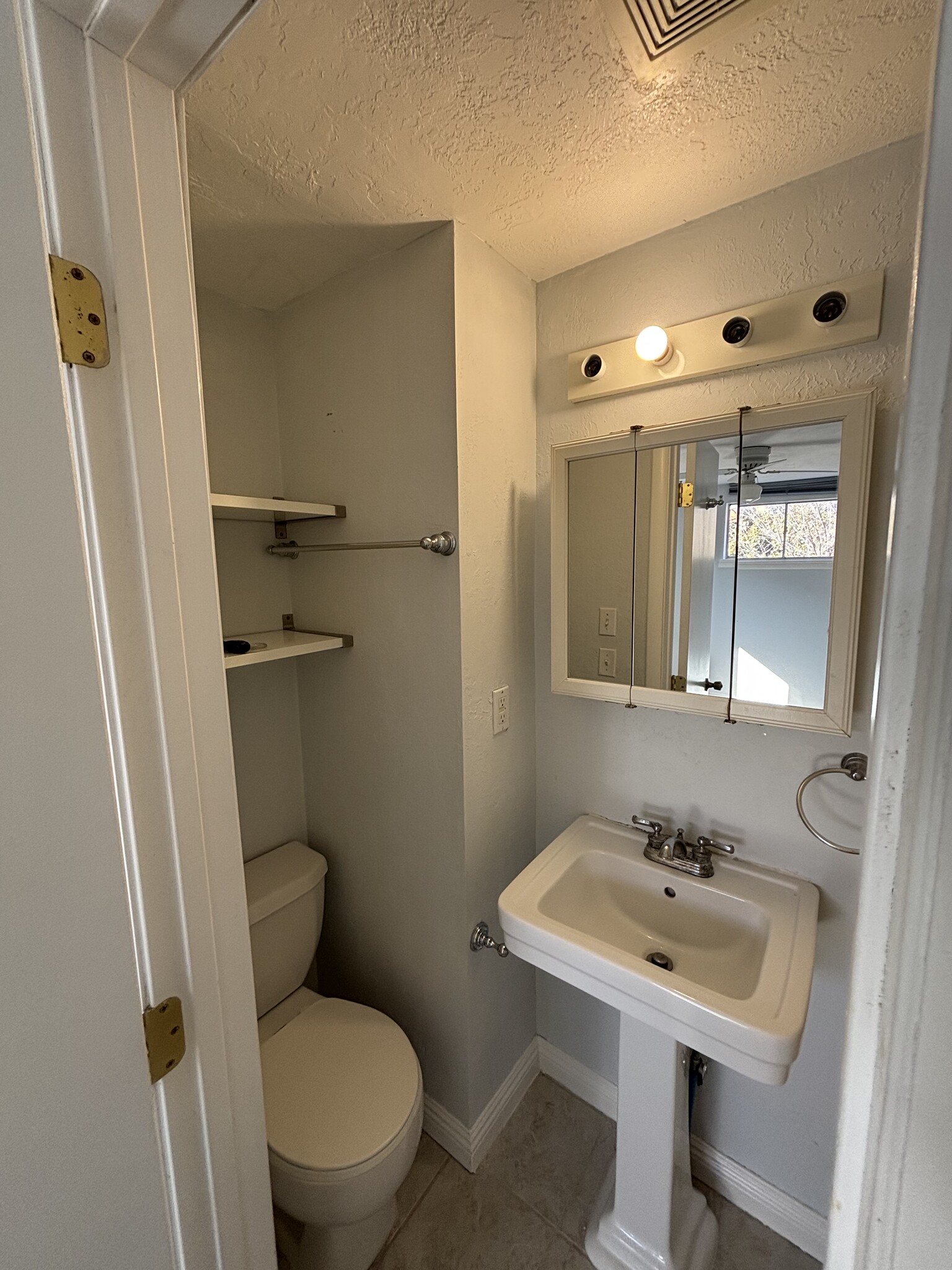 En Suite bathroom - 3364 N 500 E