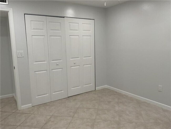 Building Photo - 6800 Cypress Rd