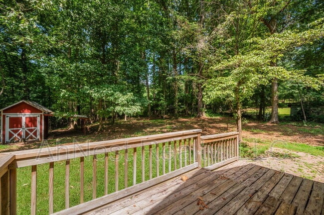 Building Photo - 50 Woodland Trce