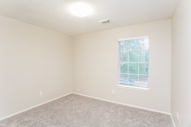 Building Photo - 5827 Clerkenwell Dr