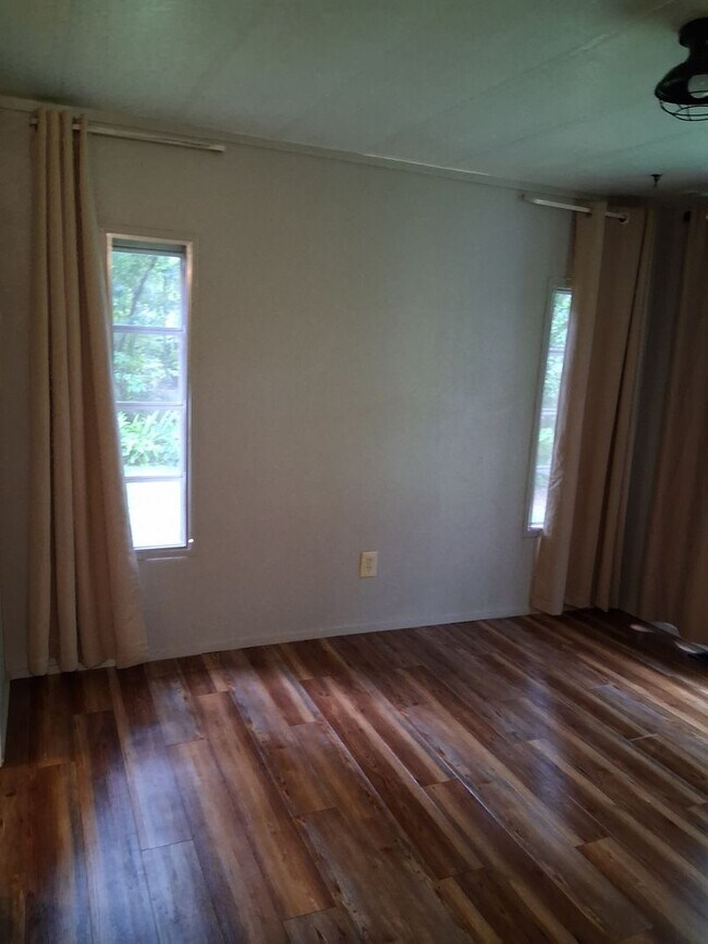 Building Photo - 3610 CR 406