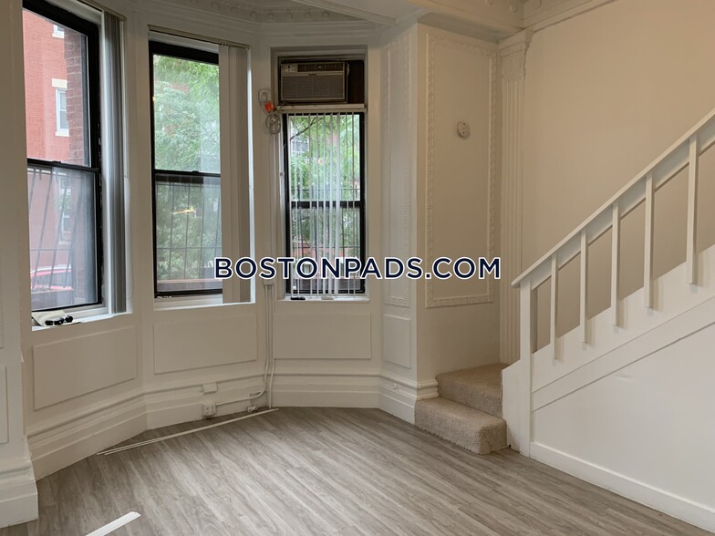 Building Photo - 91 Westland Ave