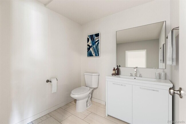 Building Photo - Charming 4-Bed Home