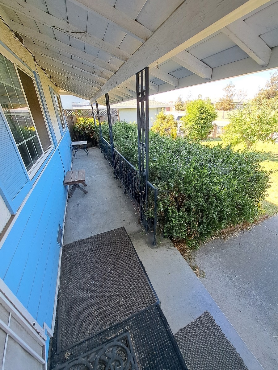 Front Porch - 5517 Fiesta Rd