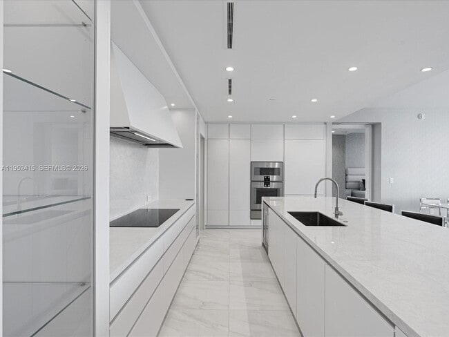 Building Photo - 220 SE Mizner Blvd