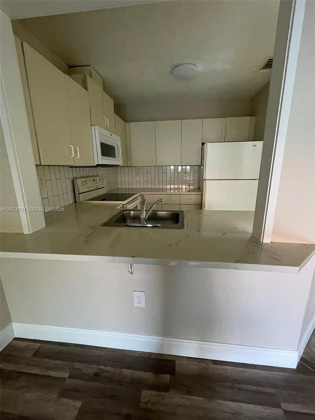 Building Photo - 8420 SW 208th Terrace