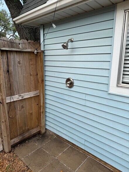 Building Photo - 5325 Avenue R 1/2