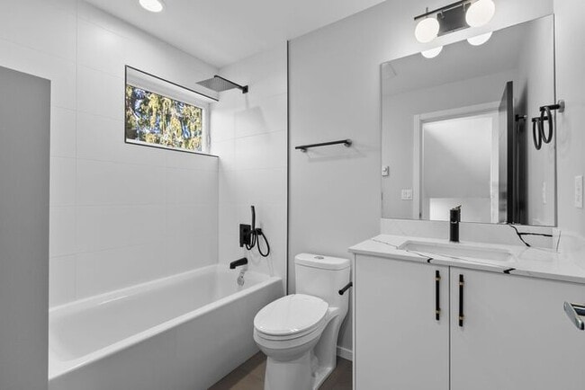 Building Photo - Newly Built Air-Conditioned Luxury Townhome in Highly Desired Admiral