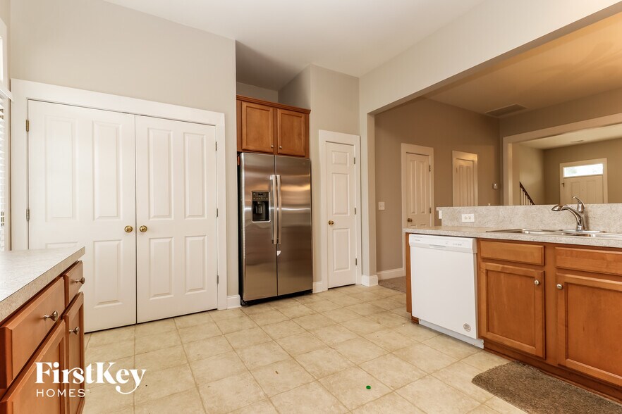 Building Photo - 103 Barberry St