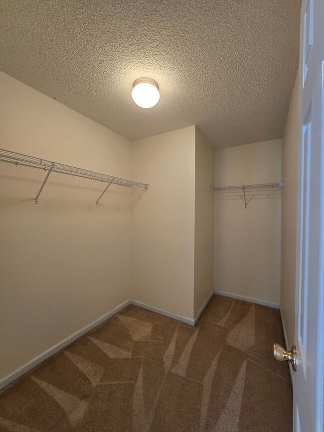 Building Photo - 1601 Ruger Dr