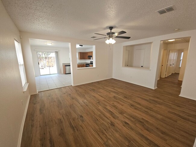 Building Photo - Nice Home in Mansfield ISD