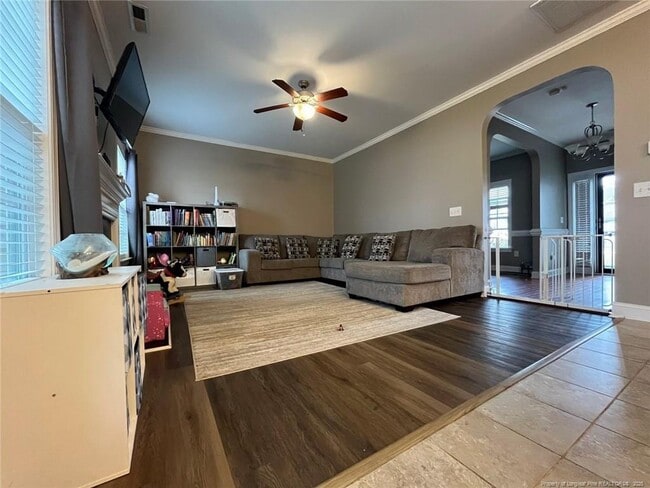 Building Photo - 582 Century Dr