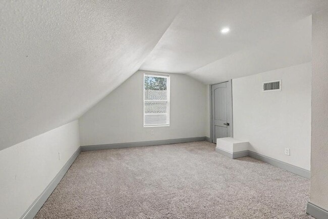 Building Photo - Beautifully Remodeled Home for Rent – Plenty of Space Inside & Out!