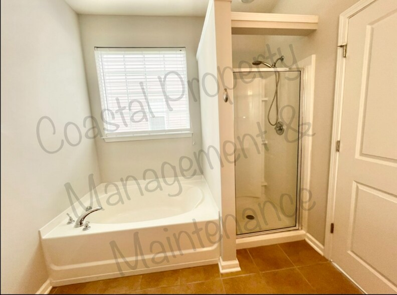 Building Photo - 135 Carolina Oaks Dr