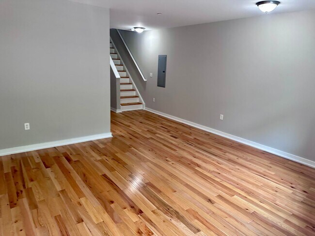 Building Photo - 4444 Cresson St