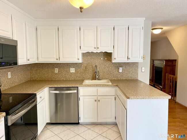 Building Photo - 139 Songbird Ln