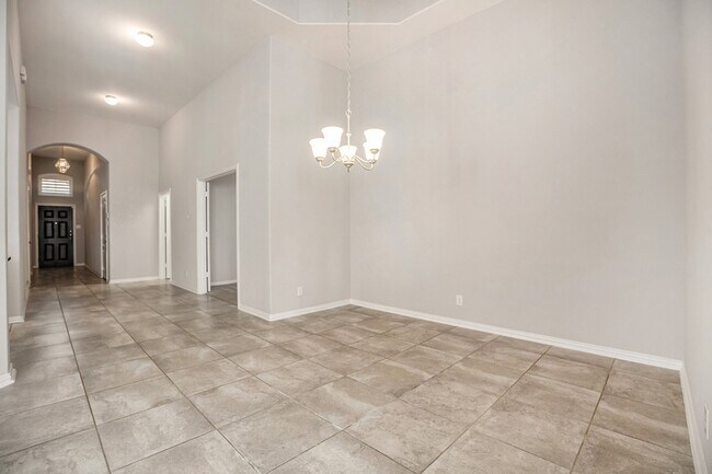 Building Photo - 2502 Bay Hill Dr