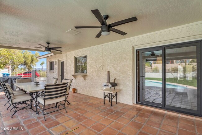 Building Photo - 17218 E Parlin Dr