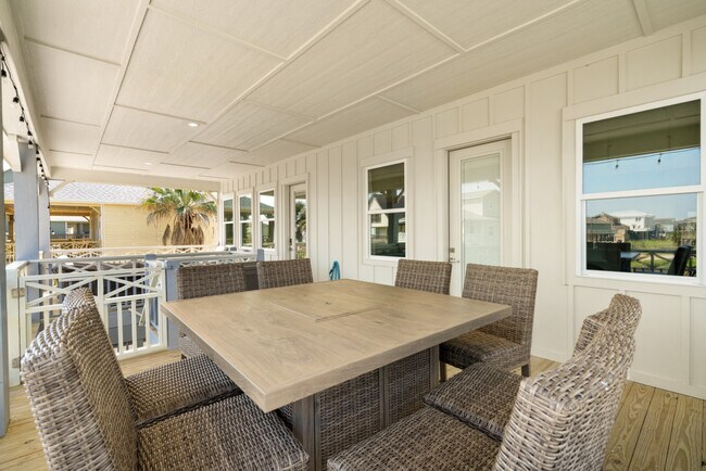 Building Photo - 867 Bowers Ln