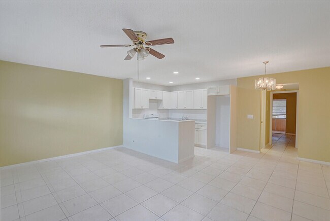 Building Photo - 177 Newport Dr
