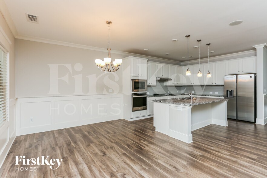 Building Photo - 4541 Banshire Cir