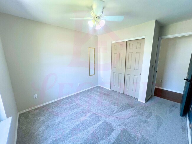 Building Photo - MOVE IN READY - Atrium Ranch for Rent in O...