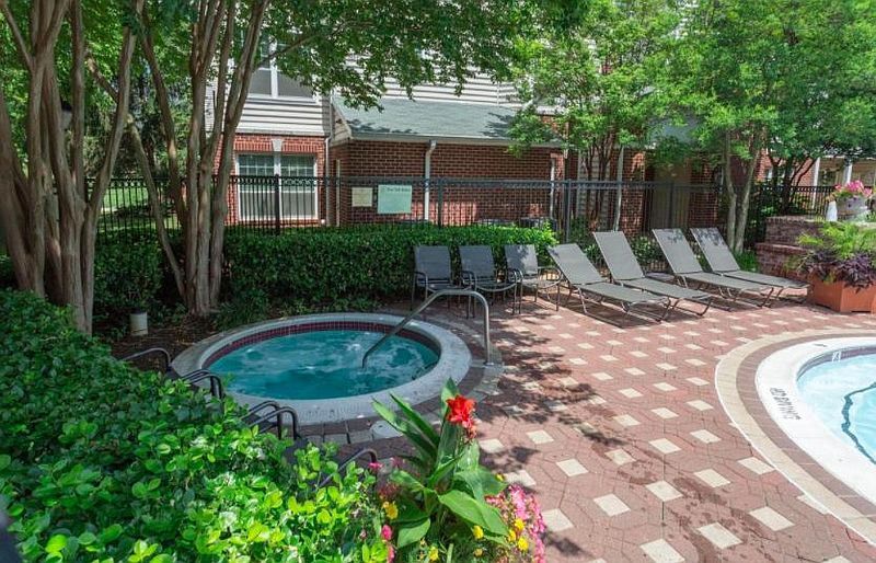 Building Photo - 1580 Spring Gate Dr