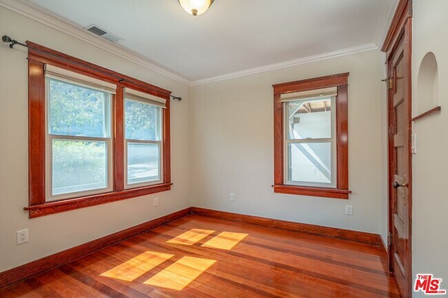 Building Photo - 4253 Fountain Ave