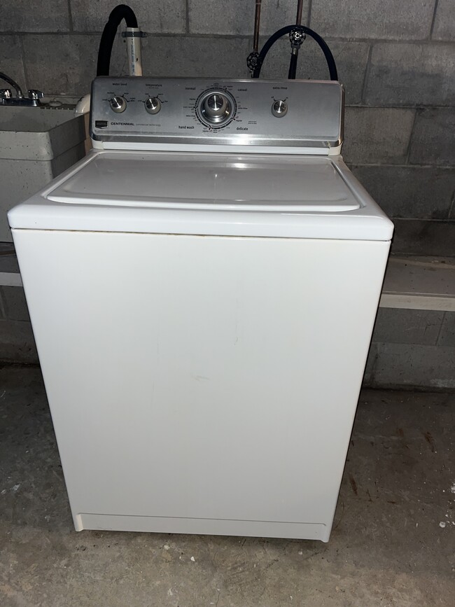 Washer - 1506 N 25th St