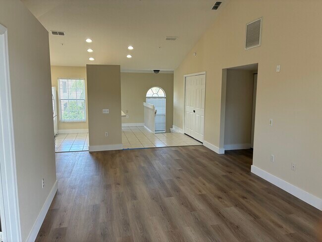 Building Photo - 4250 Players Pl