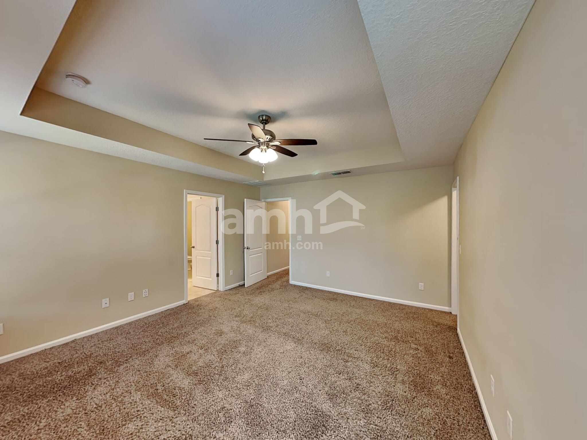 Building Photo - 332 Silver Glen Ave