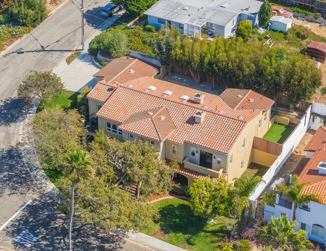 Building Photo - Beautifully Renovated Torrance Home!