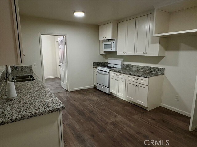 Building Photo - 1486 Salina St