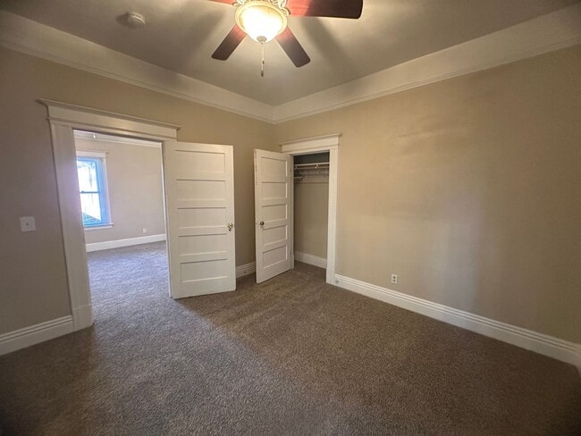 Building Photo - Updated 2 Bedroom with Office and Yard in the Heart of Midtown