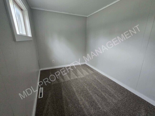 Building Photo - Spacious 3-Bedroom Home in Saginaw