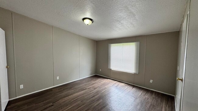 Building Photo - 288 W Brooks Rd